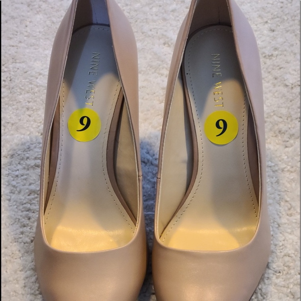 High heels - Picture 2 of 4